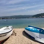 شقة Racica