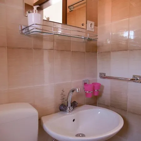 Racica Apartment *